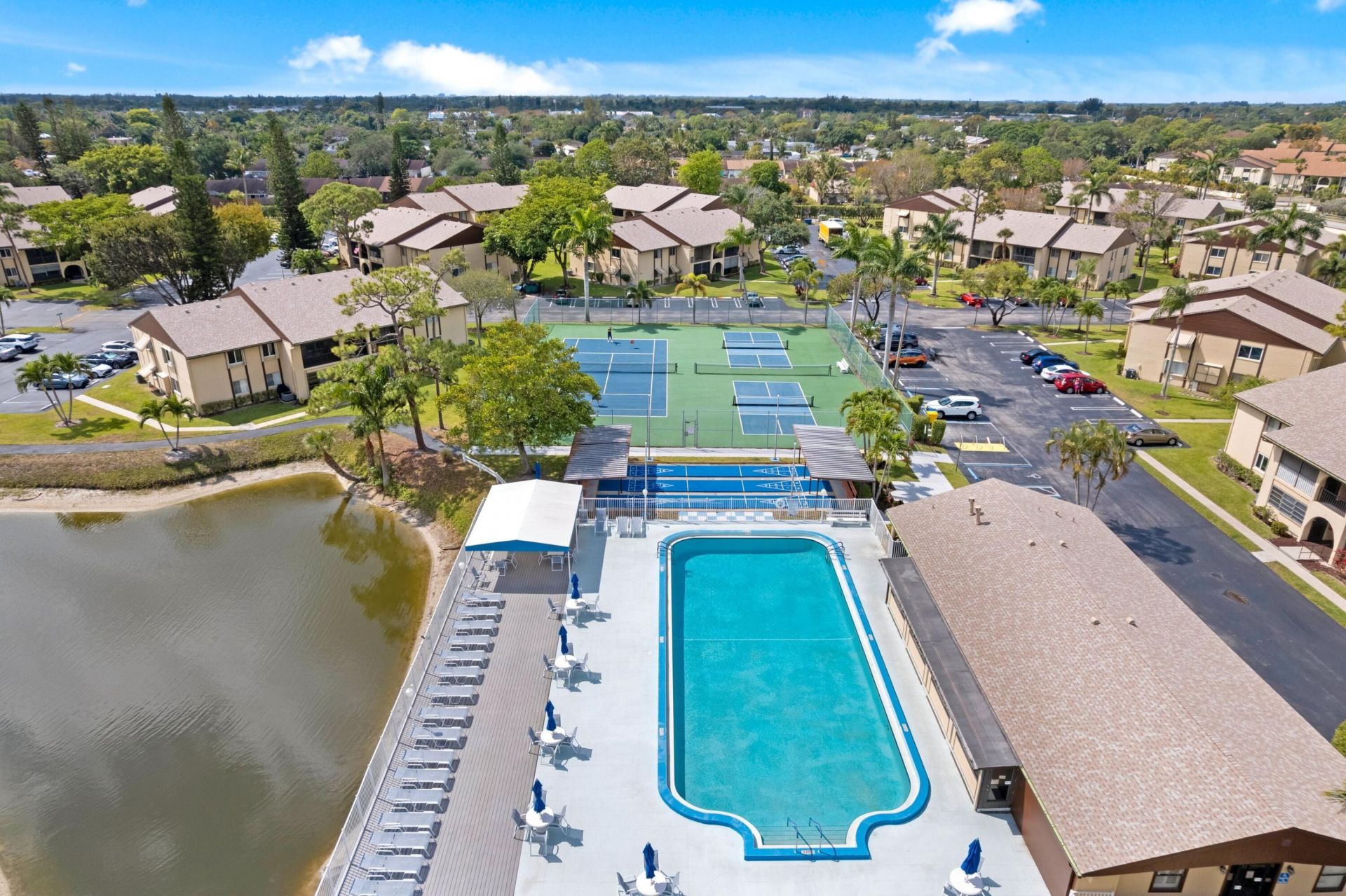 339 Pine Ridge Circle, Unit D-1, Greenacres, FL 33463 Photo