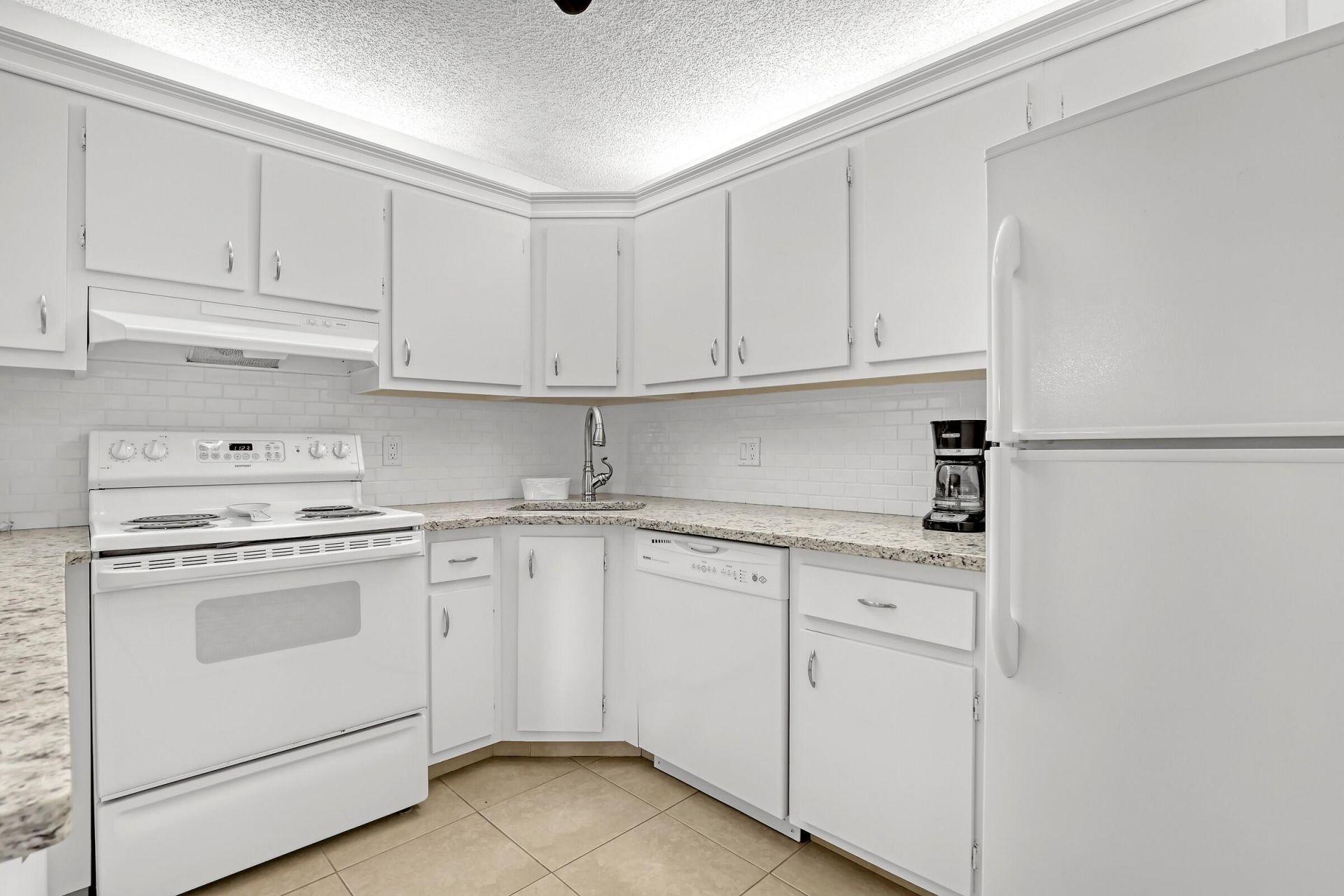 337 Pine Ridge Circle, Unit D-2, Greenacres, FL 33463 Photo