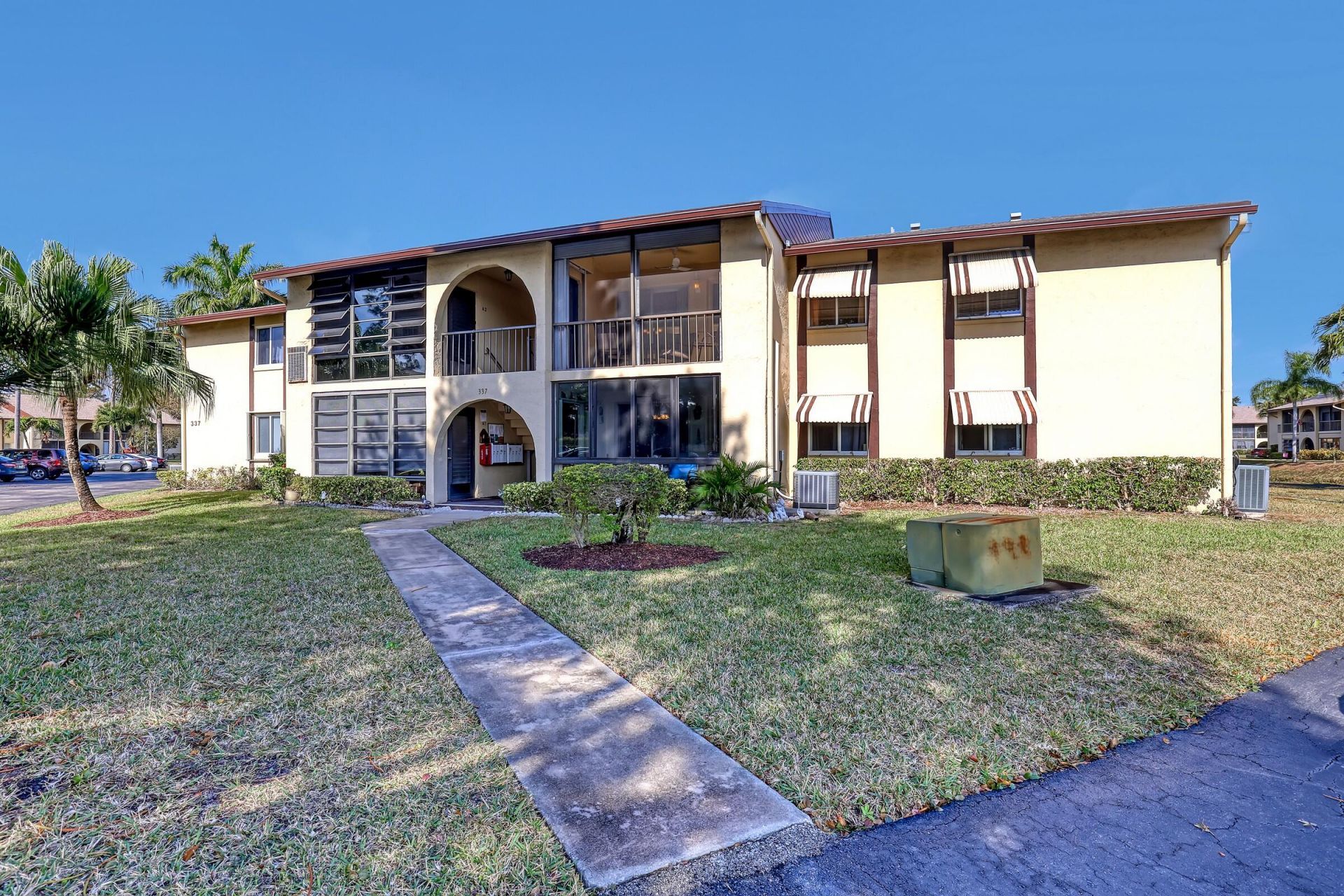 337 Pine Ridge Circle, Unit D-2, Greenacres, FL 33463 Photo
