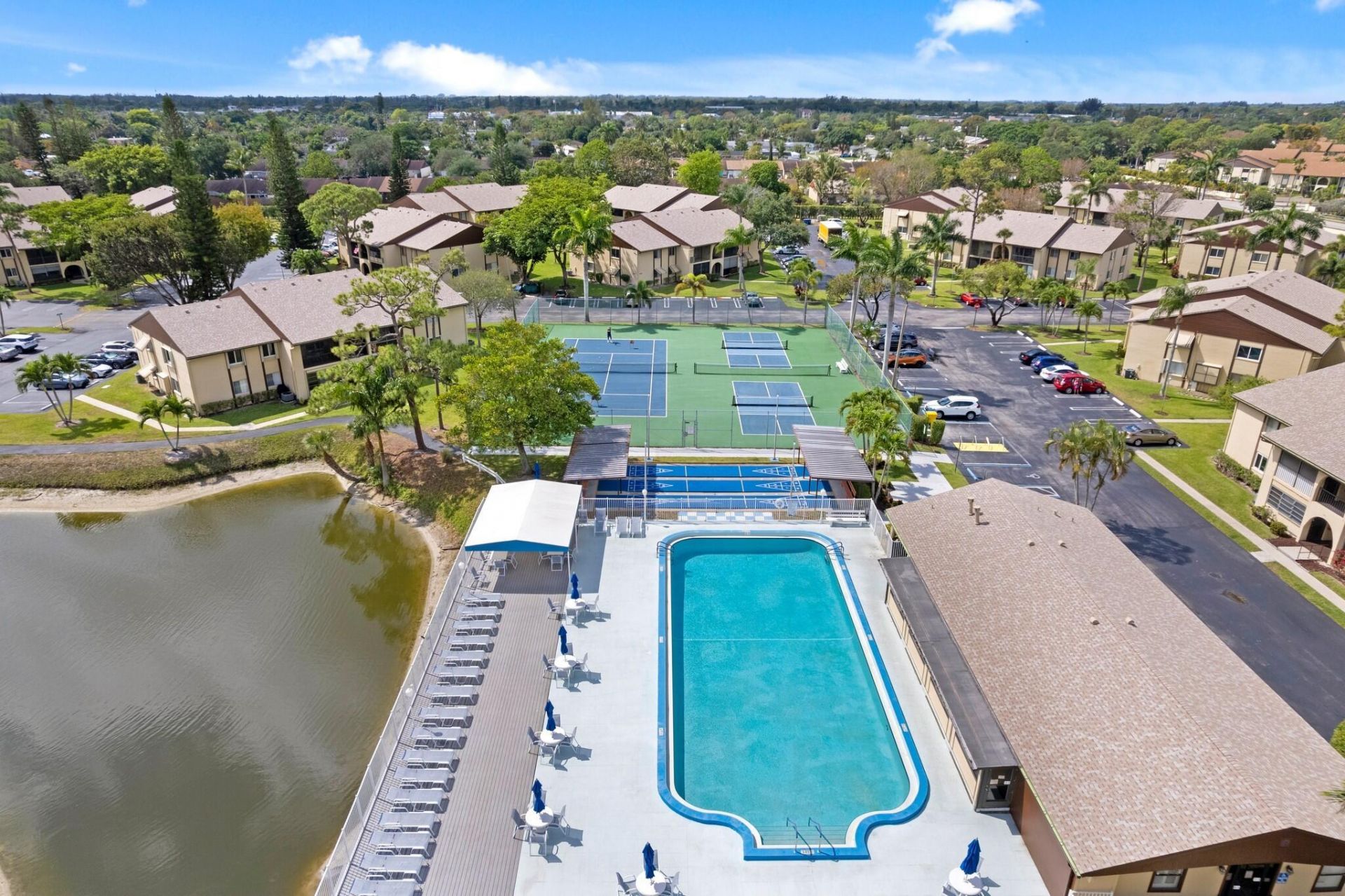 337 Pine Ridge Circle, Unit D-2, Greenacres, FL 33463 Photo