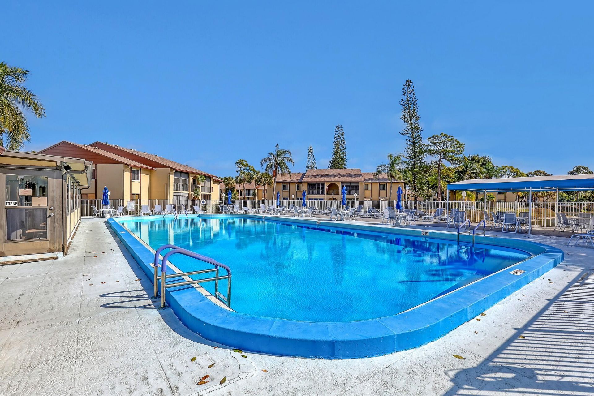 337 Pine Ridge Circle, Unit D-2, Greenacres, FL 33463 Photo