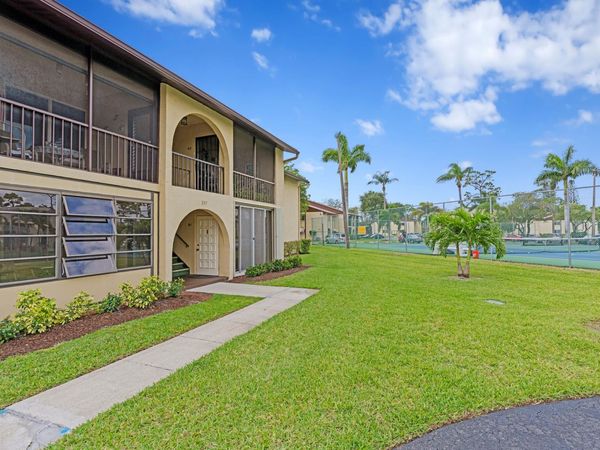 336 Pine Ridge Circle, Unit B-1, Greenacres, FL 33463