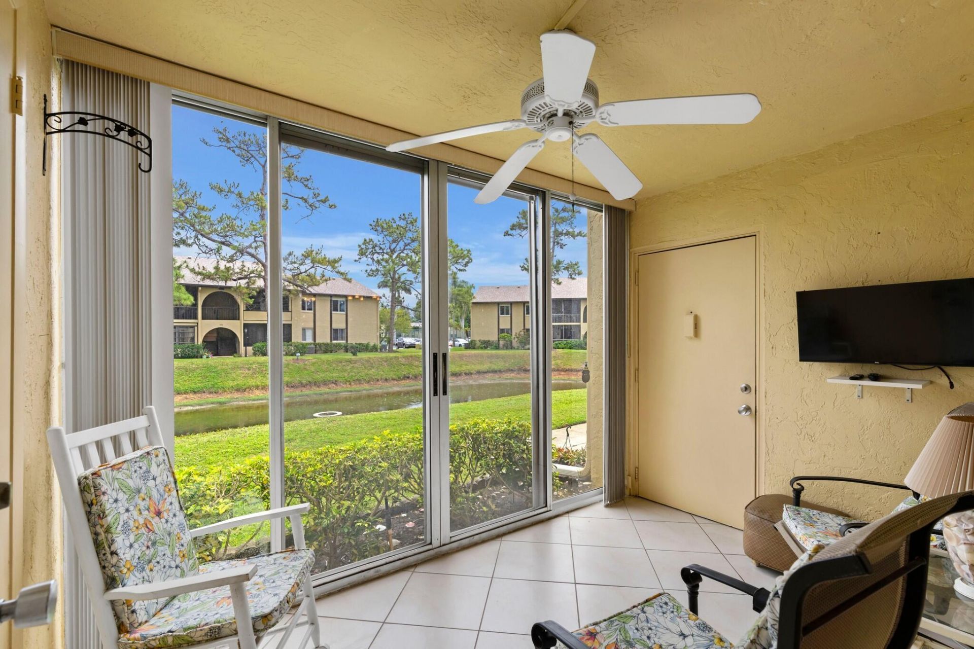 336 Pine Ridge Circle, Unit B-1, Greenacres, FL 33463 Photo