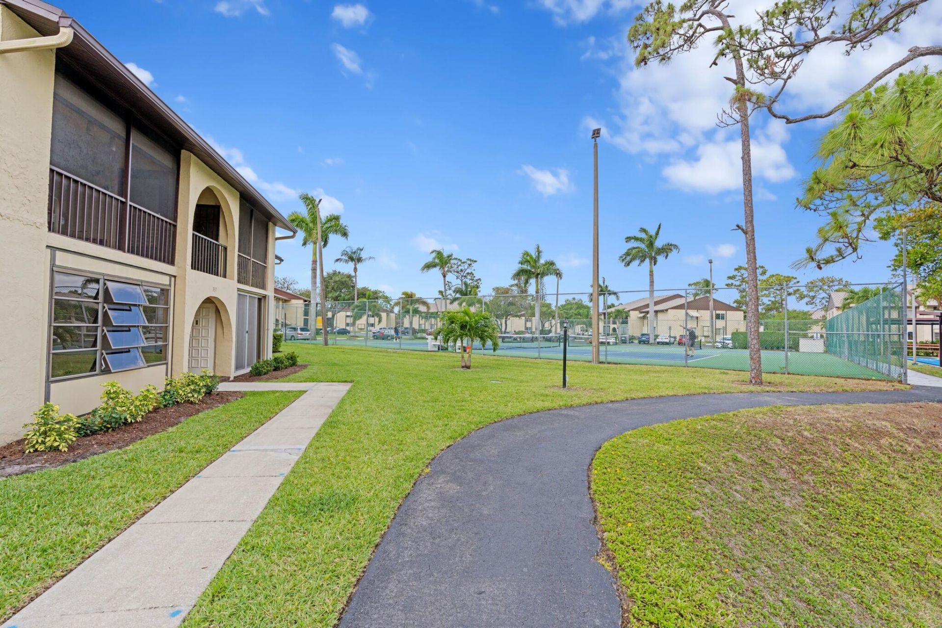 336 Pine Ridge Circle, Unit B-1, Greenacres, FL 33463 Photo