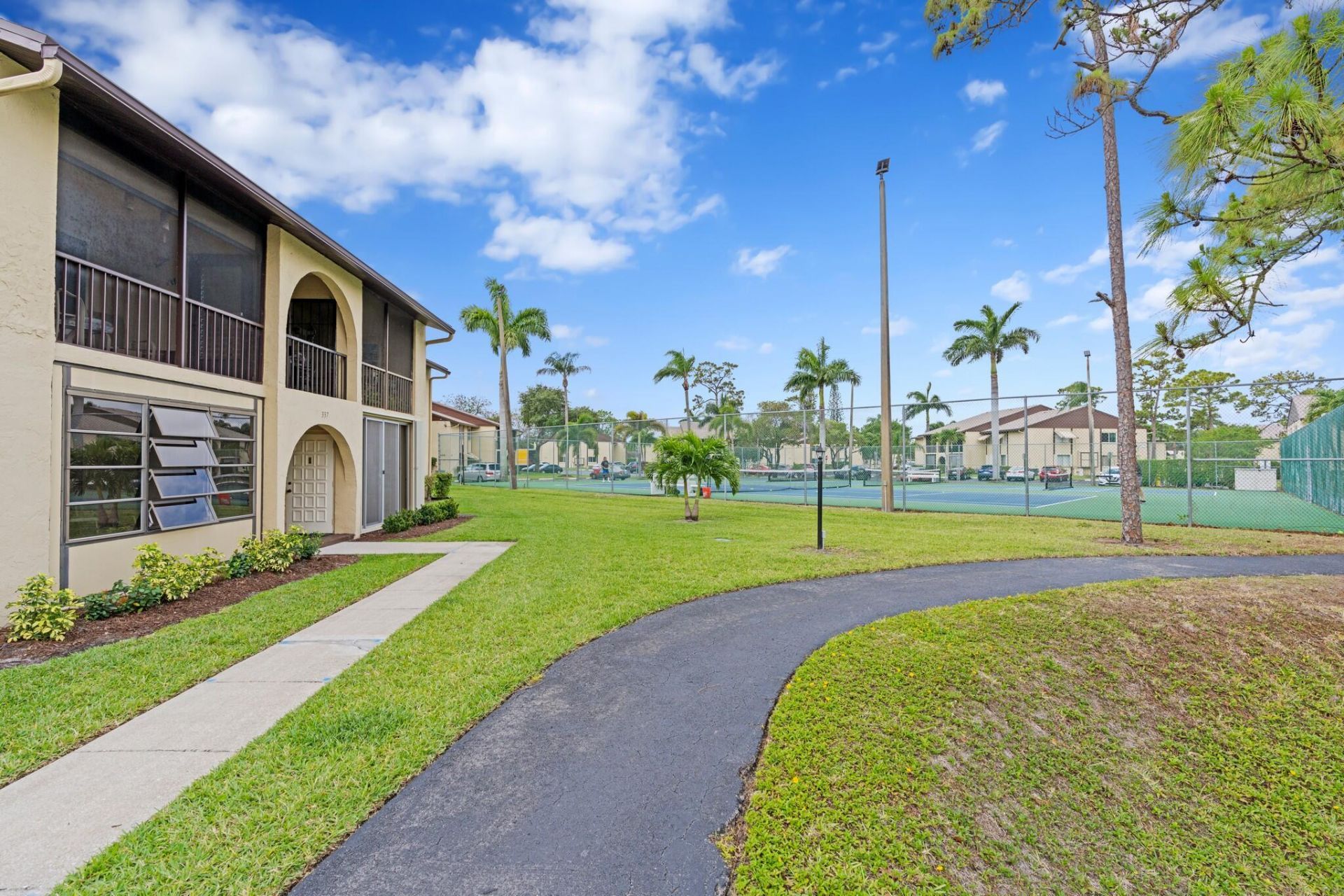 336 Pine Ridge Circle, Unit B-1, Greenacres, FL 33463 Photo