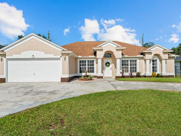 3041 SE Wake Road, Port St. Lucie, FL 34984