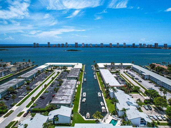 129 Lehane Terrace, Unit 133, North Palm Beach, FL 33408