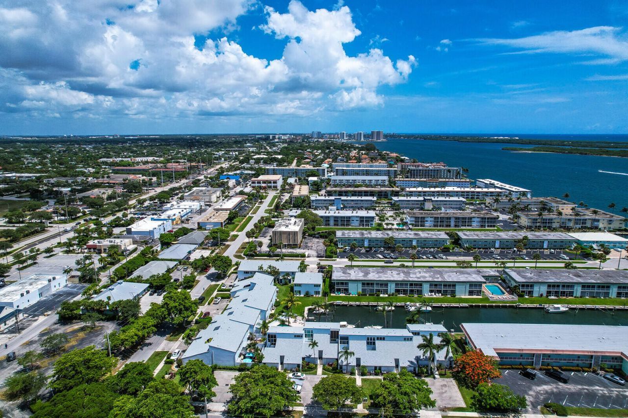 129 Lehane Terrace, Unit 133, North Palm Beach, FL 33408 Photo
