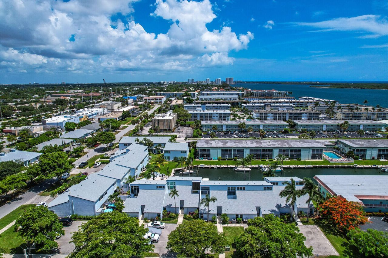 129 Lehane Terrace, Unit 133, North Palm Beach, FL 33408 Photo