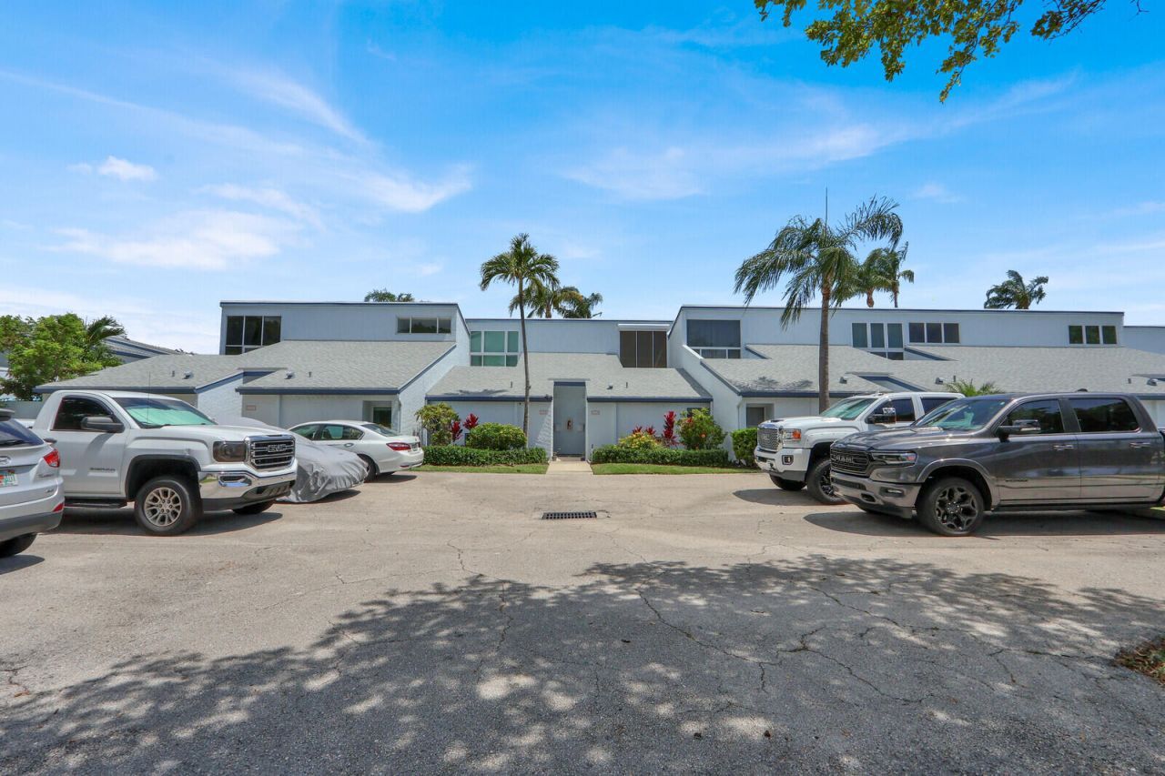 129 Lehane Terrace, Unit 133, North Palm Beach, FL 33408 Photo