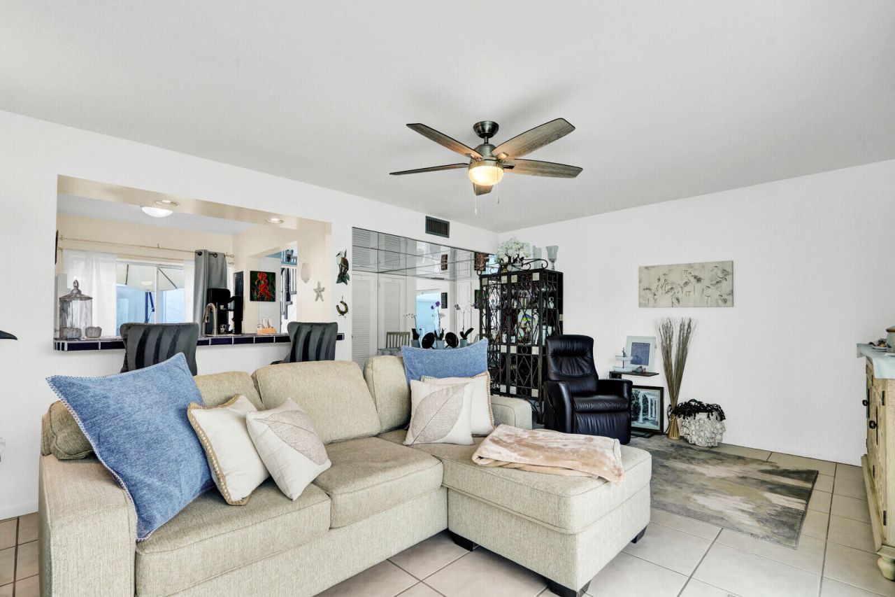 129 Lehane Terrace, Unit 133, North Palm Beach, FL 33408 Photo