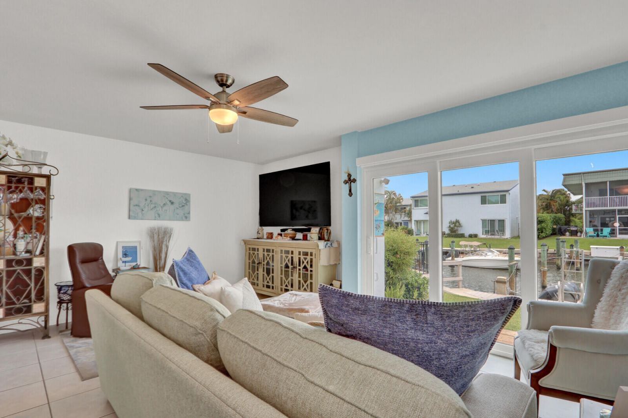 129 Lehane Terrace, Unit 133, North Palm Beach, FL 33408 Photo
