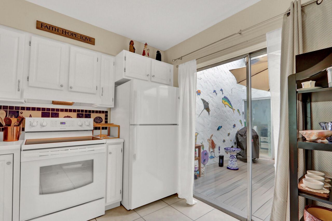 129 Lehane Terrace, Unit 133, North Palm Beach, FL 33408 Photo