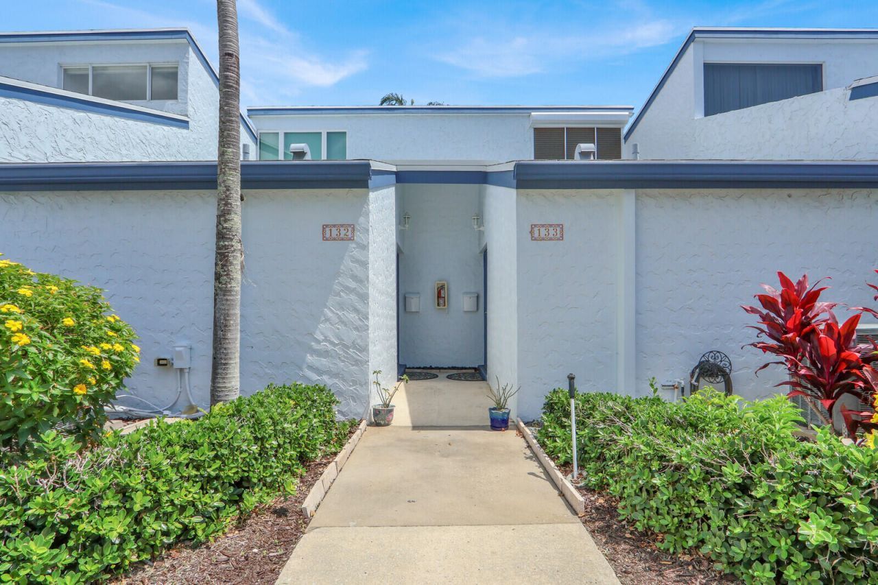 129 Lehane Terrace, Unit 133, North Palm Beach, FL 33408 Photo