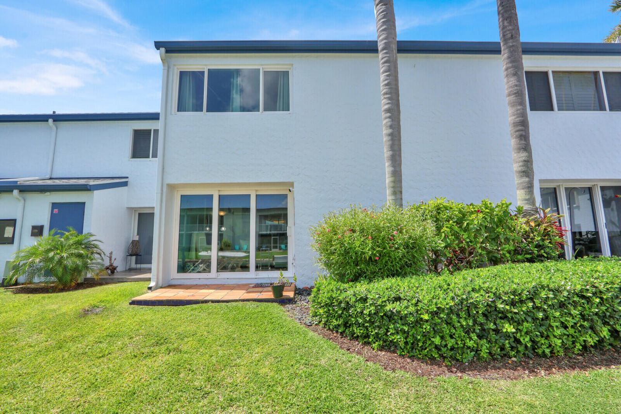 129 Lehane Terrace, Unit 133, North Palm Beach, FL 33408 Photo