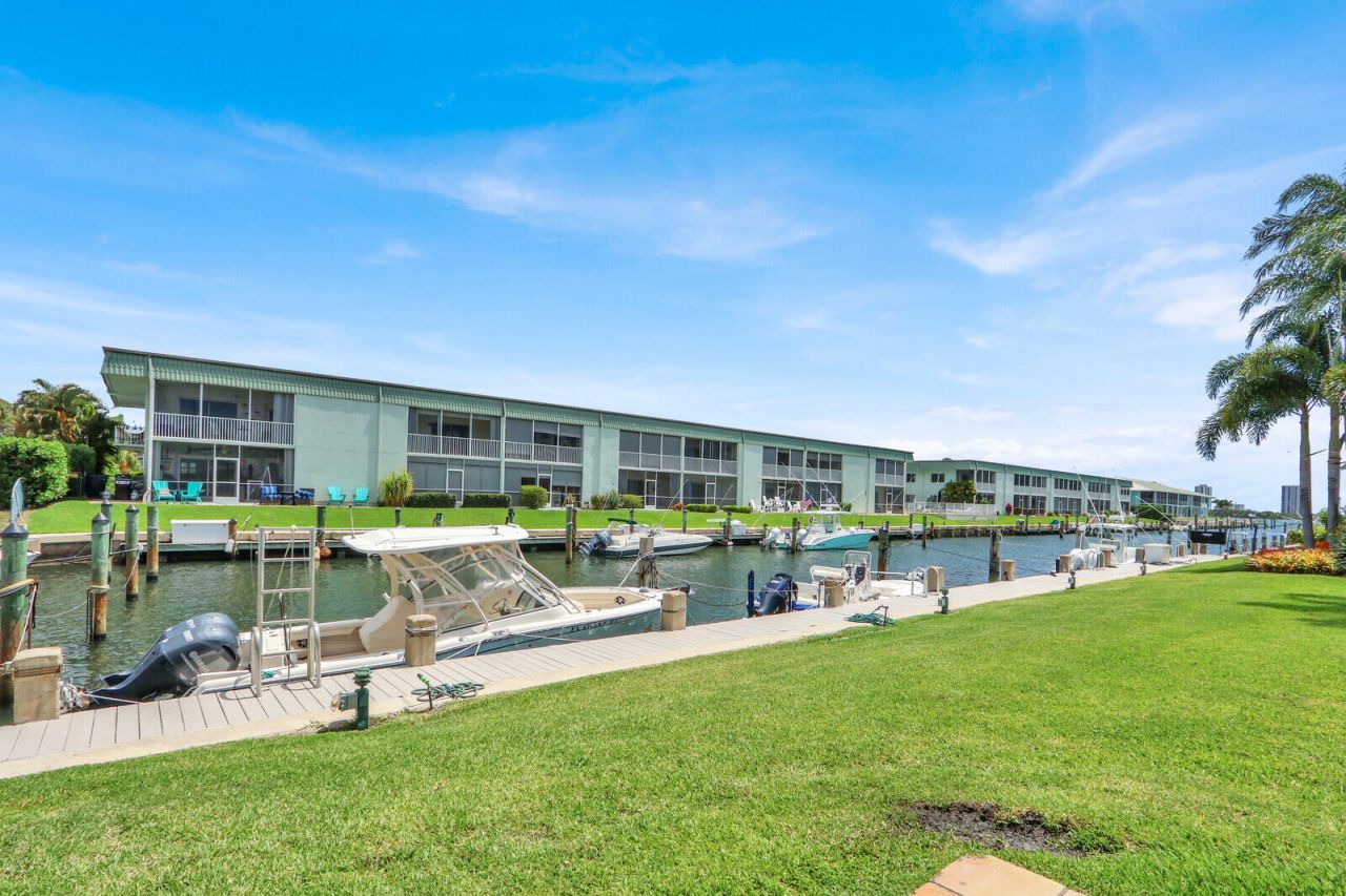 129 Lehane Terrace, Unit 133, North Palm Beach, FL 33408 Photo