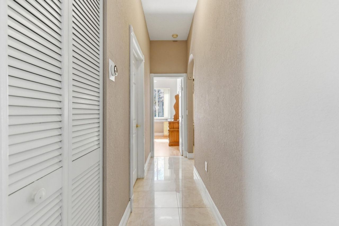 2570 SE 4th Place, Homestead, FL 33033 Photo