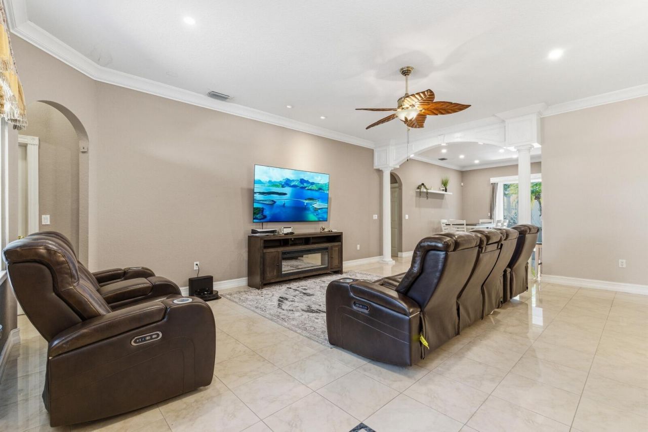 2570 SE 4th Place, Homestead, FL 33033 Photo