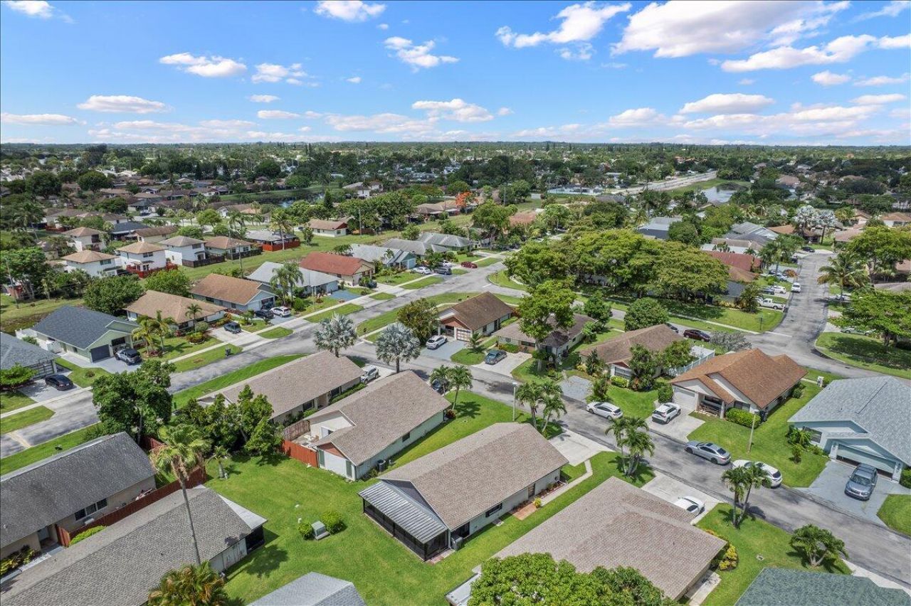1430 Pines Lane, West Palm Beach, FL 33415 Photo