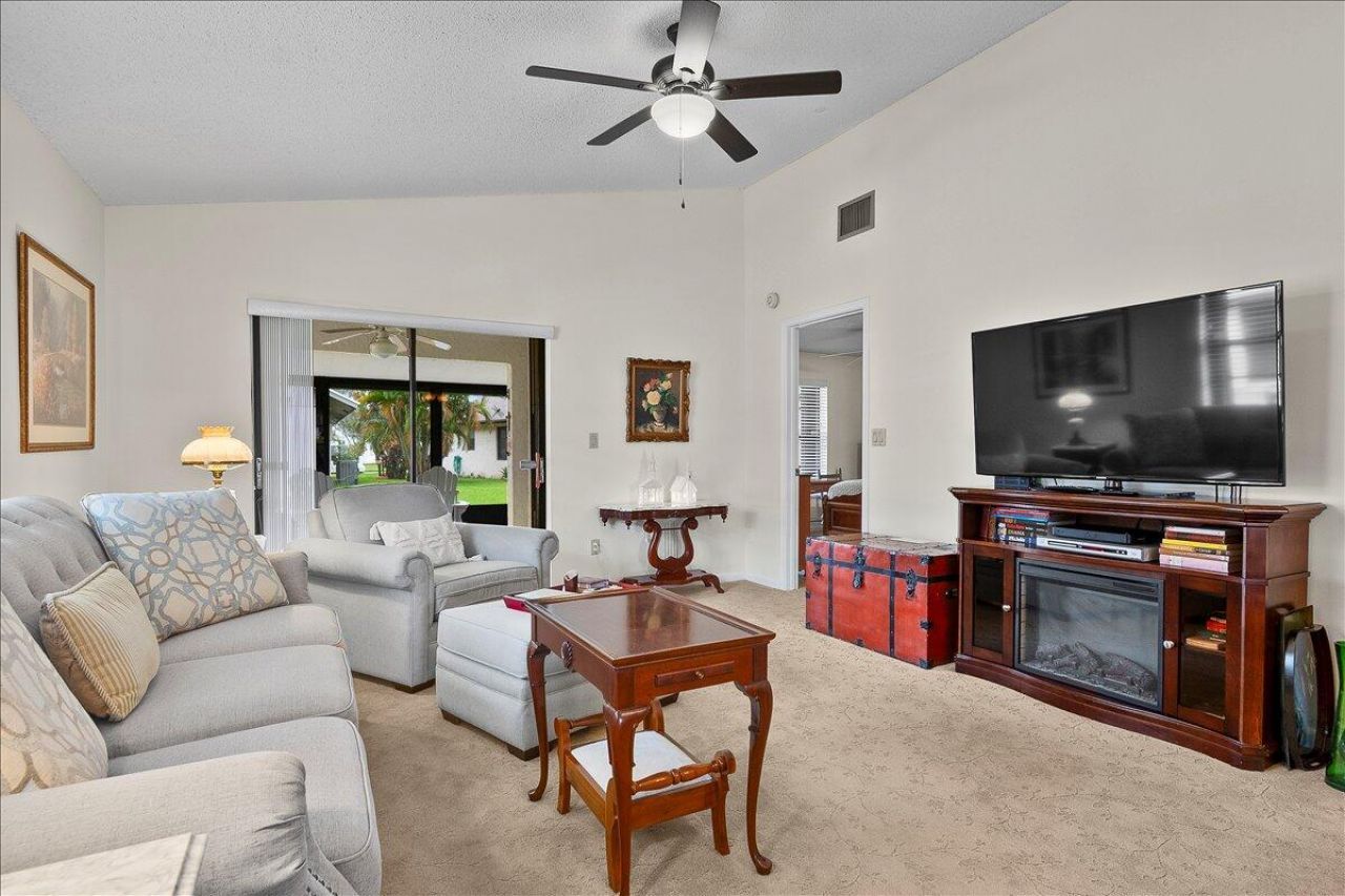 1430 Pines Lane, West Palm Beach, FL 33415 Photo