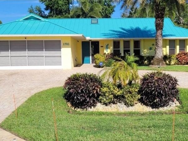 1781 SE Fallon Drive, Port St. Lucie, FL 34983