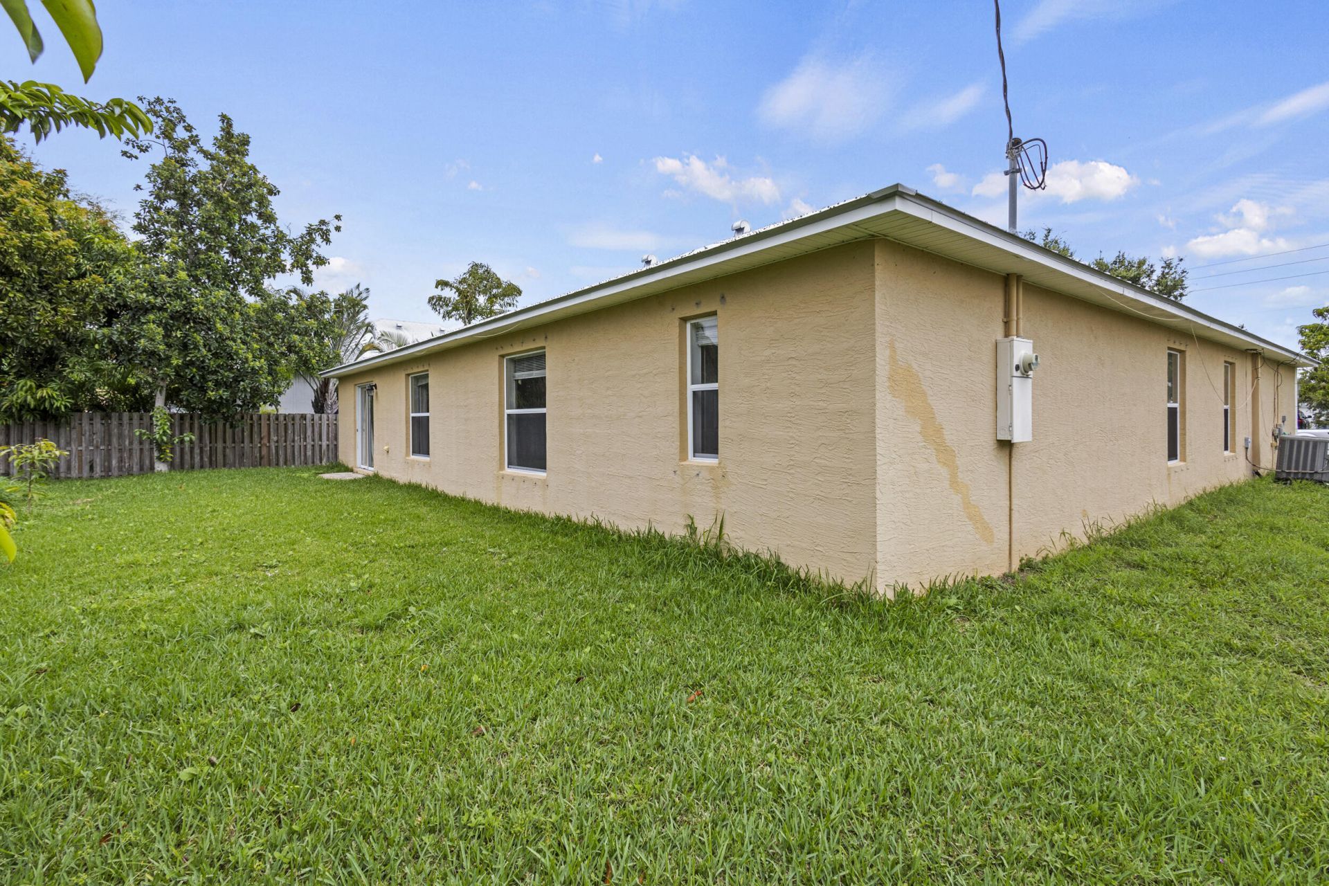 2134 SW Savage Boulevard, Port Saint Lucie, FL 34953 Photo