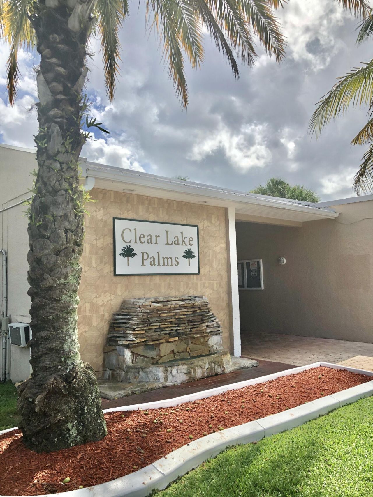 405 Executive Center Drive, Unit 208, West Palm Beach, FL 33401 Photo