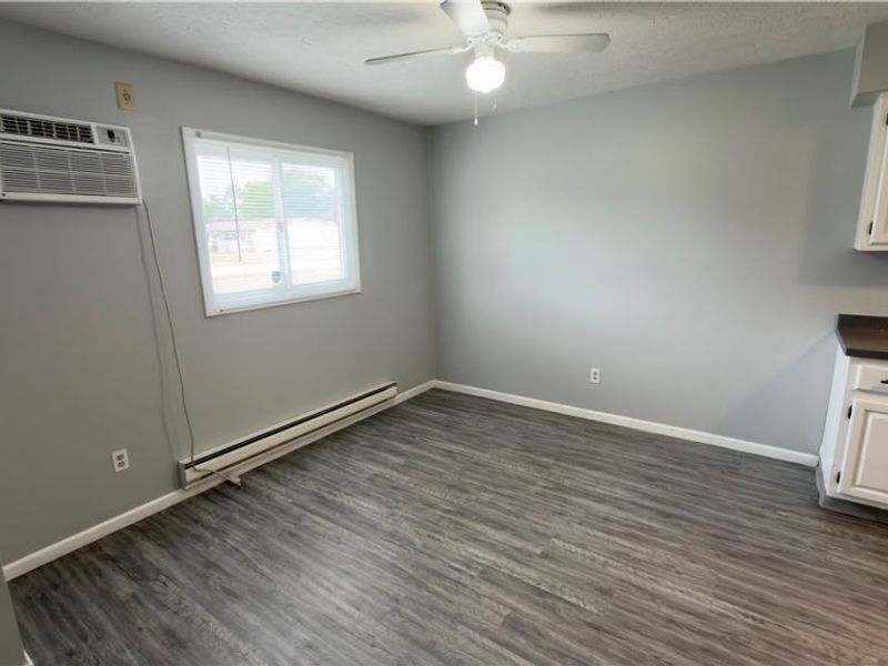 229 Brunswick Drive, Elyria, OH 44035 Photo 9