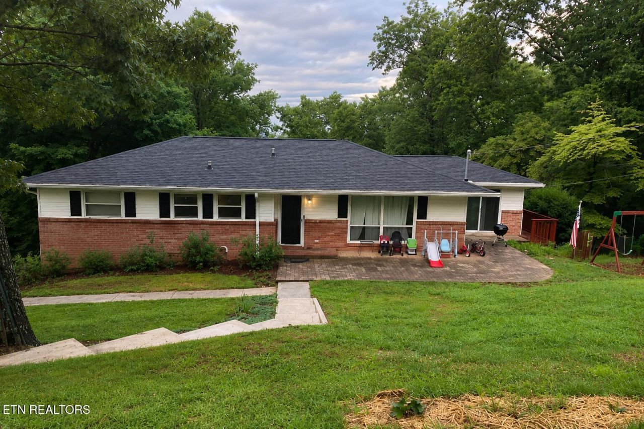 103 Morgan Rd, Oak Ridge, TN 37830 Main Photo