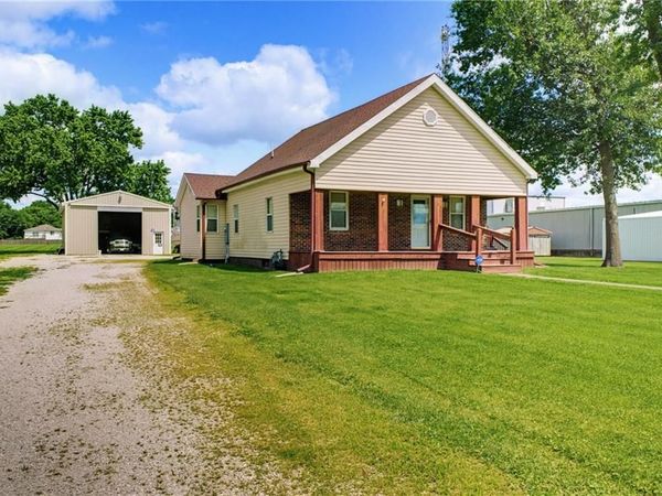 729 S Brunswick Street, Brookfield, MO 64628