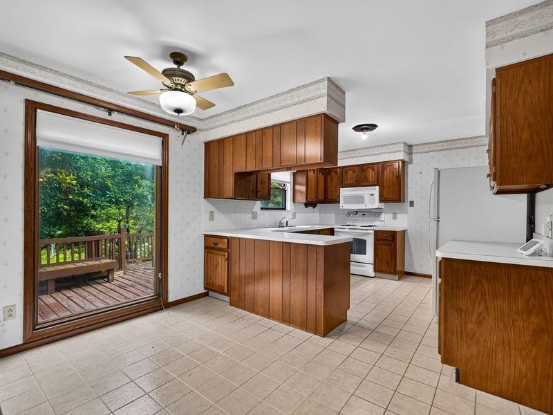 1275 Le Anne Marie Circle, Columbus, OH 43235 Photo 12