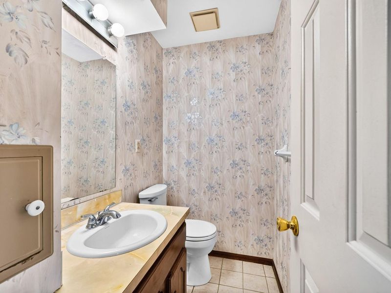 1275 Le Anne Marie Circle, Columbus, OH 43235 Photo 14