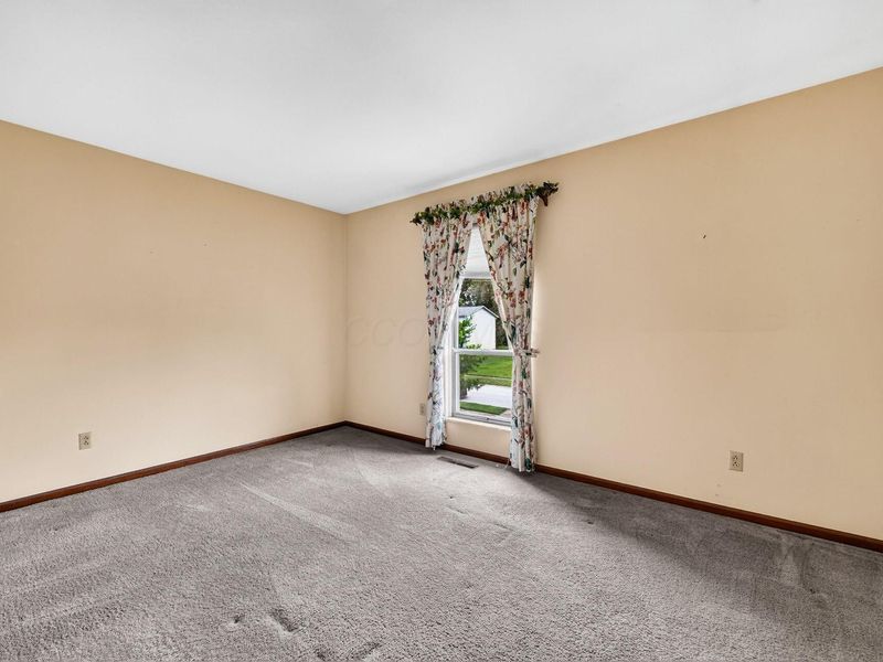 1275 Le Anne Marie Circle, Columbus, OH 43235 Photo 22