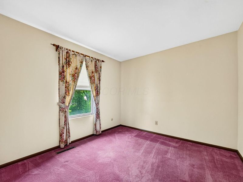 1275 Le Anne Marie Circle, Columbus, OH 43235 Photo 24