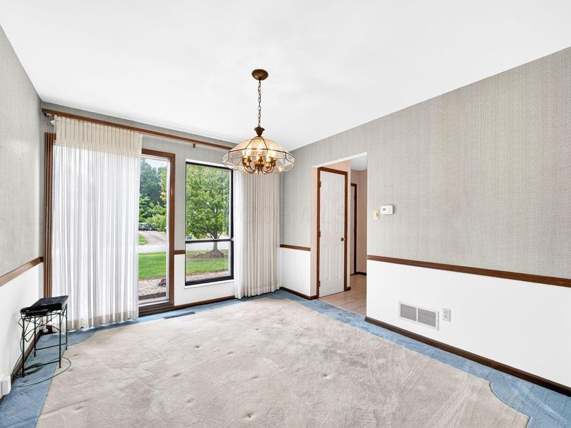 1275 Le Anne Marie Circle, Columbus, OH 43235 Photo 8