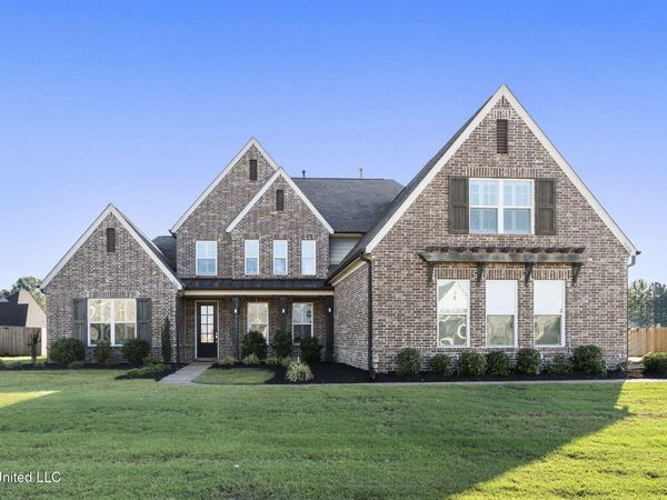 7198 E Harrier Drive, Olive Branch, MS 38654