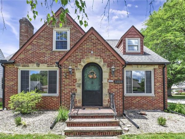 5998 Maplecliff Drive , Parma Heights, OH 44130