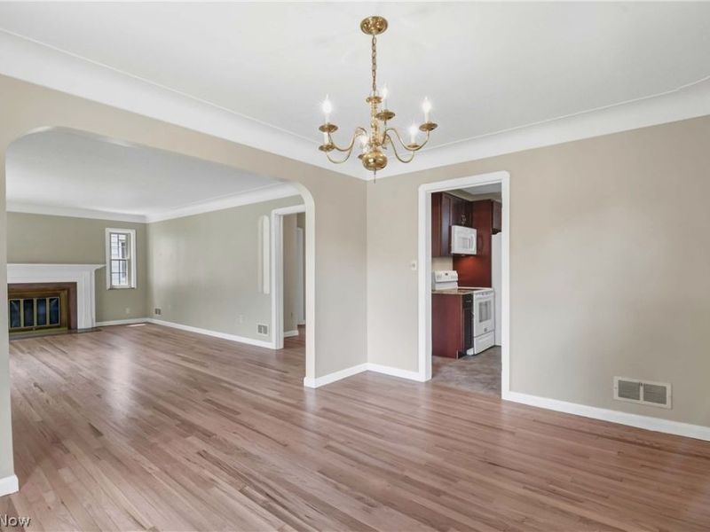5998 Maplecliff Drive, Parma Heights, OH 44130 Photo 11
