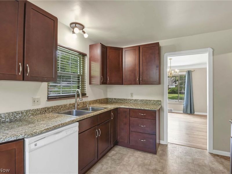 5998 Maplecliff Drive, Parma Heights, OH 44130 Photo 5