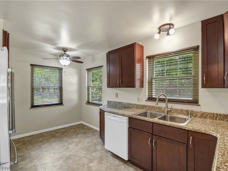 5998 Maplecliff Drive, Parma Heights, OH 44130 Photo 6