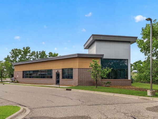 9605 Schmidt Lake Road , Plymouth, MN 55442