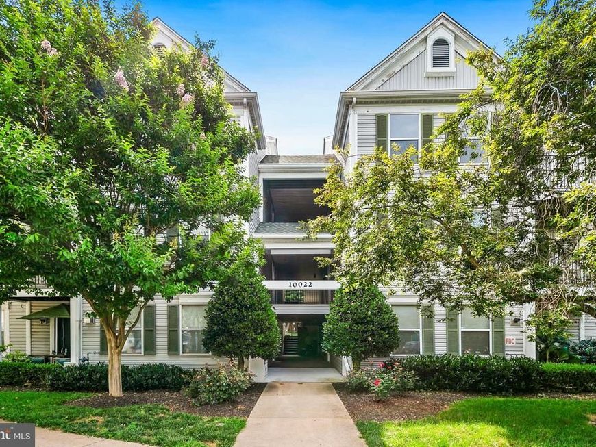 10022 Vanderbilt Circle, Unit 10, Rockville, MD 20850 Main Photo