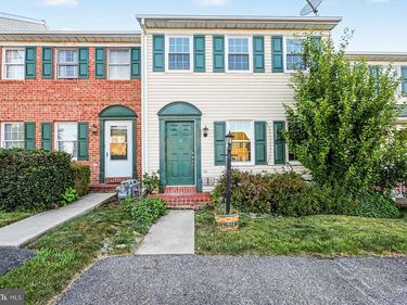 295 ROBIN HILL CIRCLE, YORK, PA 17404