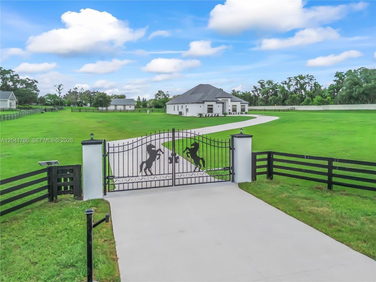 7041 NE 22nd Court Rd, Ocala, FL 34479 Photo