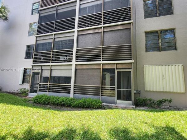 900 Colony Point Cir , Unit 107, Pembroke Pines, FL 33026