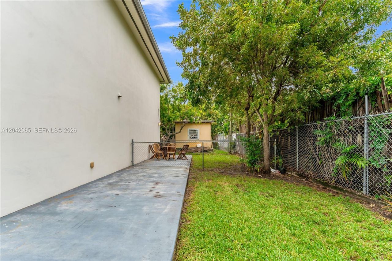 1029 SW 11th Ave, Miami, FL 33130 Photo