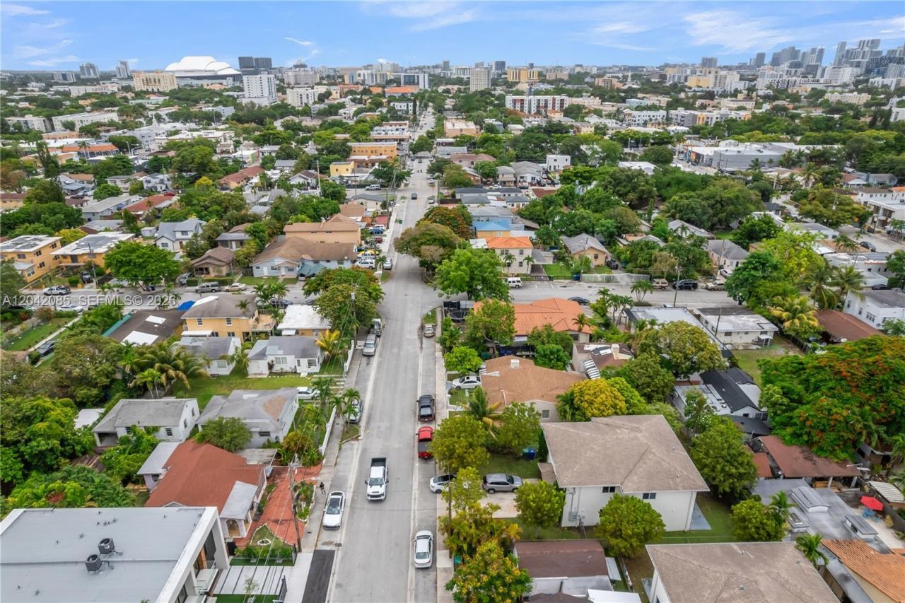 1029 SW 11th Ave, Miami, FL 33130 Photo