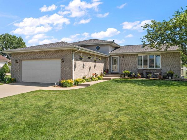 7531 E 106th Avenue, Crown Point, IN 46307