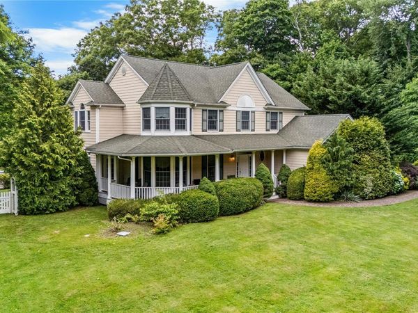 193 Pidgeon Hill Road, Huntington Station, NY 11746