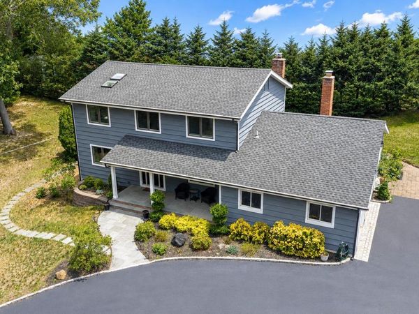 9 Huckleberry Lane, East Setauket, NY 11733